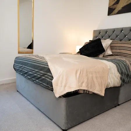 Apartment Corporate-friendly 2br In Leeds, Near Kirkstall Shopping Centre Leeds (West Yorkshire)