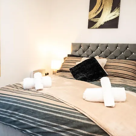 Corporate-friendly 2br In Leeds, Near Kirkstall Shopping Centre Апартаменти Лідс