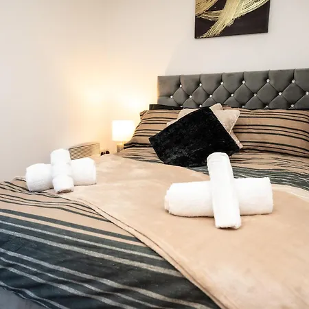 Corporate-friendly 2br In Leeds, Near Kirkstall Shopping Centre * Leeds (West Yorkshire)